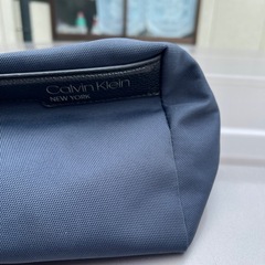 Calvin Klein ネイビー ポーチの画像