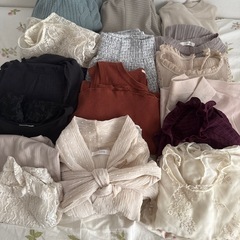 レディース服　総額5万円　一枚200円！　16枚セット！！　スカート3枚　カーディガン2枚　ワンピース1枚　トップス10枚の画像