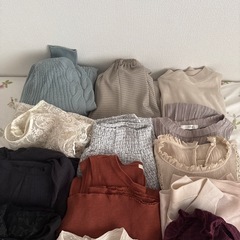 レディース服　総額5万円　一枚200円！　16枚セット！！　スカート3枚　カーディガン2枚　ワンピース1枚　トップス10枚の画像