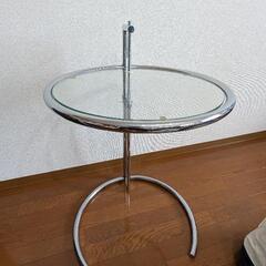 サイドテーブル