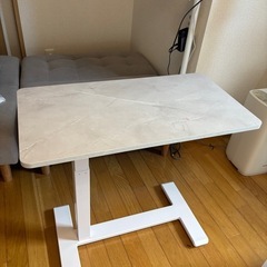 テーブル