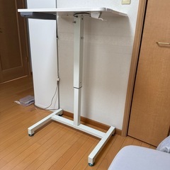 昇降式デスクの画像