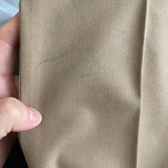 ユニクロ センタープレスパンツ ベージュの画像