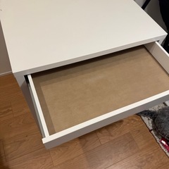 IKEA  パソコンデスク　白の画像