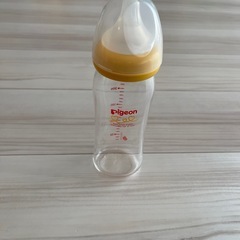 ピジョン  ガラス哺乳瓶　　240ml の画像