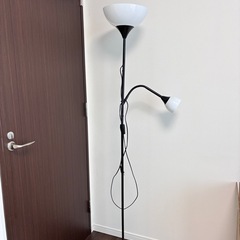 IKEA フロアアップライト