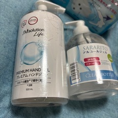 新品マスク３箱➕アルコールジェル2本の画像