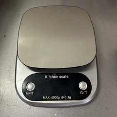 スケールと電動泡立て器