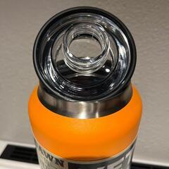 【新品未使用】YETI Rambler 46oz（1.3L） オレンジ水筒の画像