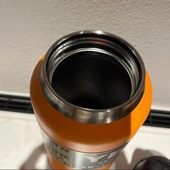 【新品未使用】YETI Rambler 46oz（1.3L） オレンジ水筒の画像