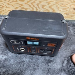 jackery700ポータブルバッテリーとソーラーパネルの画像