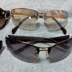 サングラス4個の画像