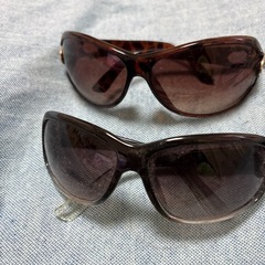 サングラス4個の画像