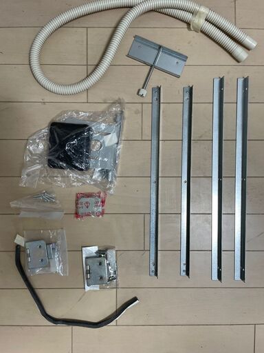 CORONA  CWH-A1818 コロナ 冷暖房兼用窓用エアコン 枠付き