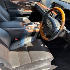 H25年式　レクサスLSハイブリッド　LS600hLエグゼクティブパッケージ　4人乗り　マクレビ　サンルーフ　4WDの画像