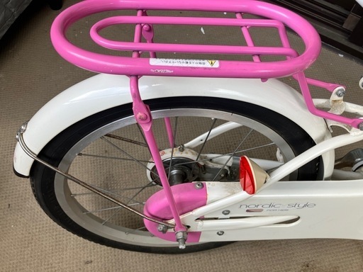 安い 18インチ自転車女の子小学校低学年ピンク白サビありますアサヒ 自転車本体