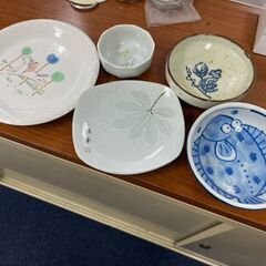 1枚ずつの食器になります。の画像