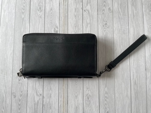 一週間限りの特別価格‼️COACHの本革財布ダブルファスナー売ります‼️新品の未使用