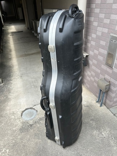 《取りに来られる方限定
》頑丈なゴルフバッグごとのトラベルケース