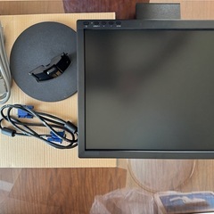 17 型液晶 ディスプレイ　日立GQ-DT7173U の画像