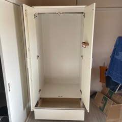 クロゼット 白の画像