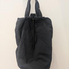 UNIQLO U 2024 ドローストリングバックパックの画像
