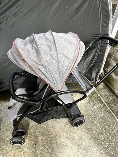 美品！カトージ　二人乗りベビーカー