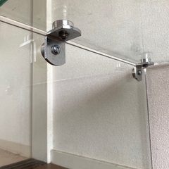 ガラステーブル& 無印良品 卓上スタンドミラーの画像