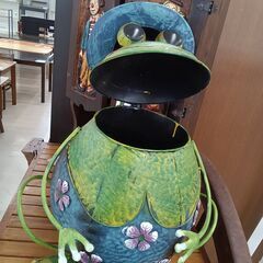 リユースのサカイ栃木店★ジモティ割あり★  ゴミ箱　カエル ホワイト W40×D35×H44 クリーニング済み TC9246の画像