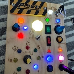 (最終値下げ)モンテッソーリ ビジーボード 知育玩具の画像