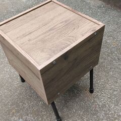 脚付き　収納ＢＯＸ　木製の画像