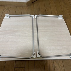 折りたたみテーブルの画像