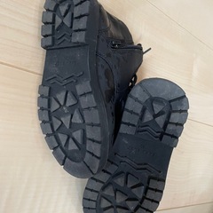 ZARA子供シューズの画像