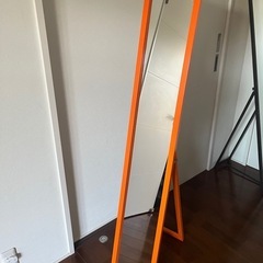 オレンジの枠　可愛い姿見　ミラーの画像