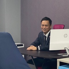 本社にて簡単な事務作業の画像
