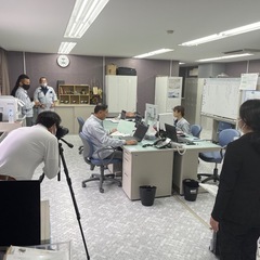 本社にて簡単な事務作業の画像