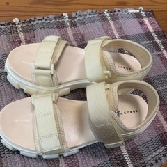 白のサンダルの画像