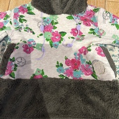 80サイズ　フード付きニット80の画像