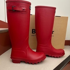 バブアー　レインブーツ　赤の画像
