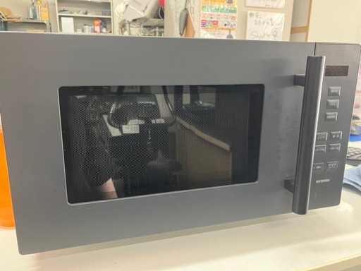 O 2506-395  アイリスオーヤマ 電子レンジ IMB-F187-H 2023年製 通電確認済み キズ 汚れあり