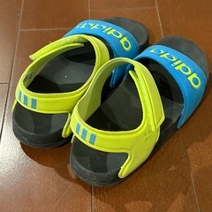 adidas キッズサンダル 21cm  の画像