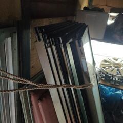 サッシ8枚売りますの画像