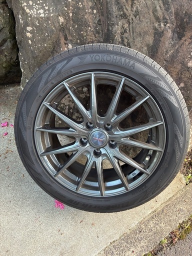 ヨコハマタイヤ　４本　17インチ