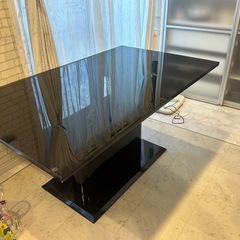 ダイニングテーブル
