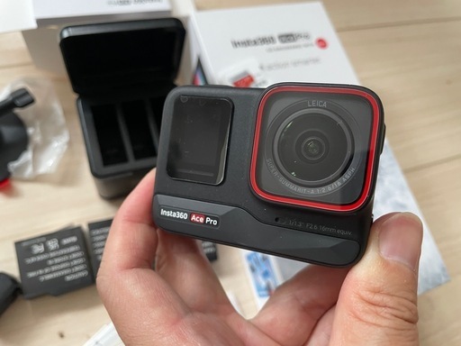 Insta360 Ace Pro  アクションカメラ 2024年1月頃購入 使用感多少ありますが付属品多数でお買い得！