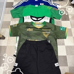 子ども服、古着の画像