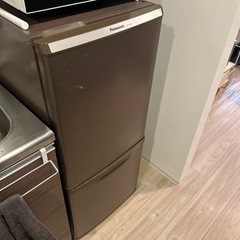 冷蔵庫　NR-B149W