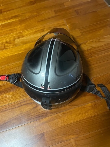 ヤールヘルメット
