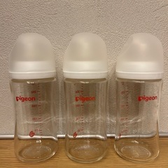 ピジョン 母乳実感 哺乳びん 240ml 耐熱ガラス製 3本とその他の画像