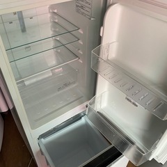 運搬費込み)150ℓ/オシャレで人気ハイセンス社！冷蔵庫！ (bay